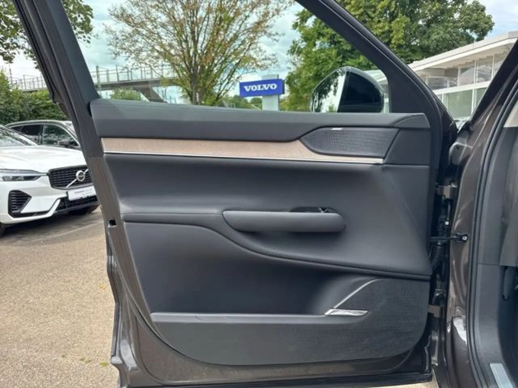 Volvo EX90