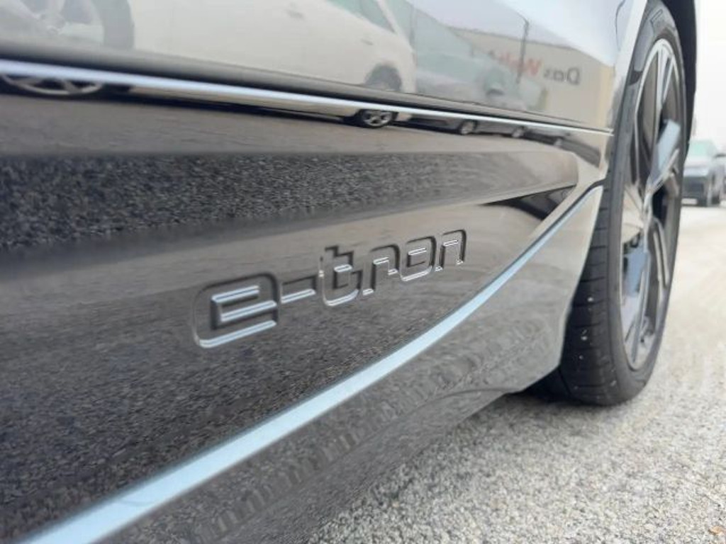 Audi S6 e-tron