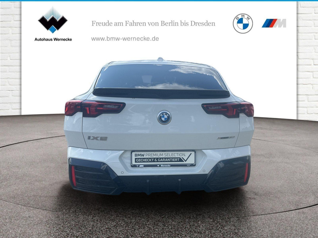 BMW iX2