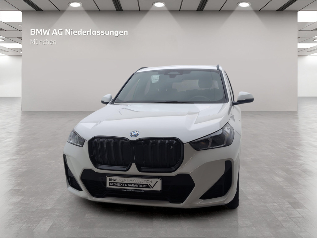 BMW iX1