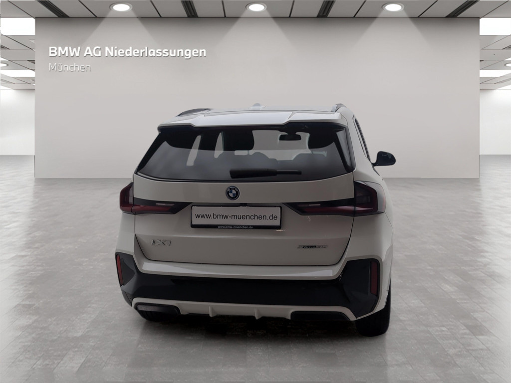 BMW iX1
