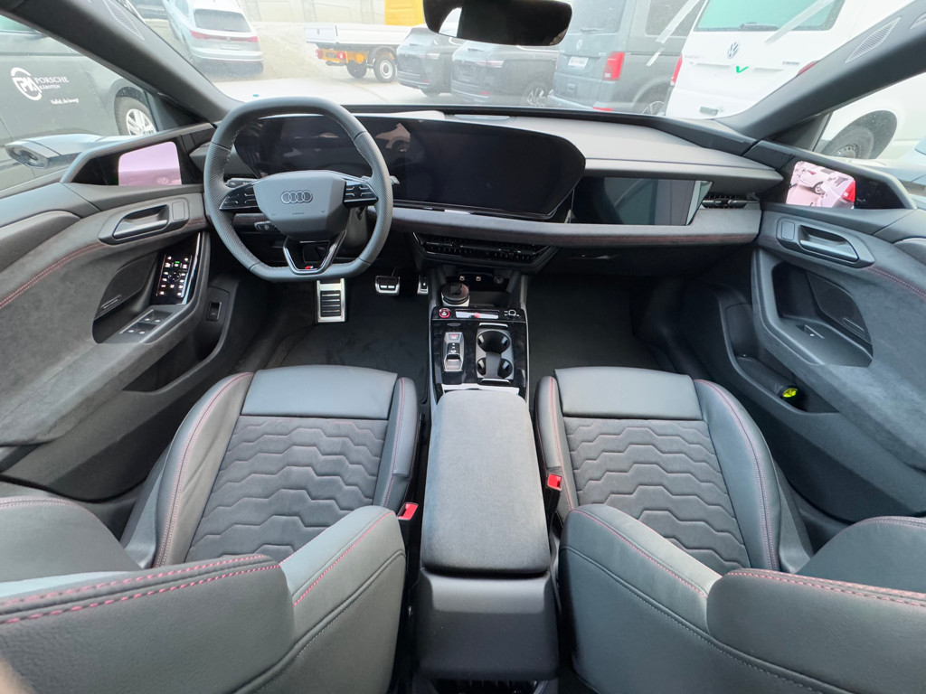Audi S6 e-tron