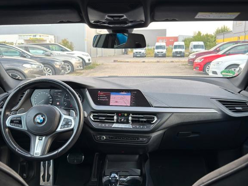 BMW M235