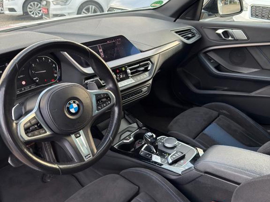BMW M235