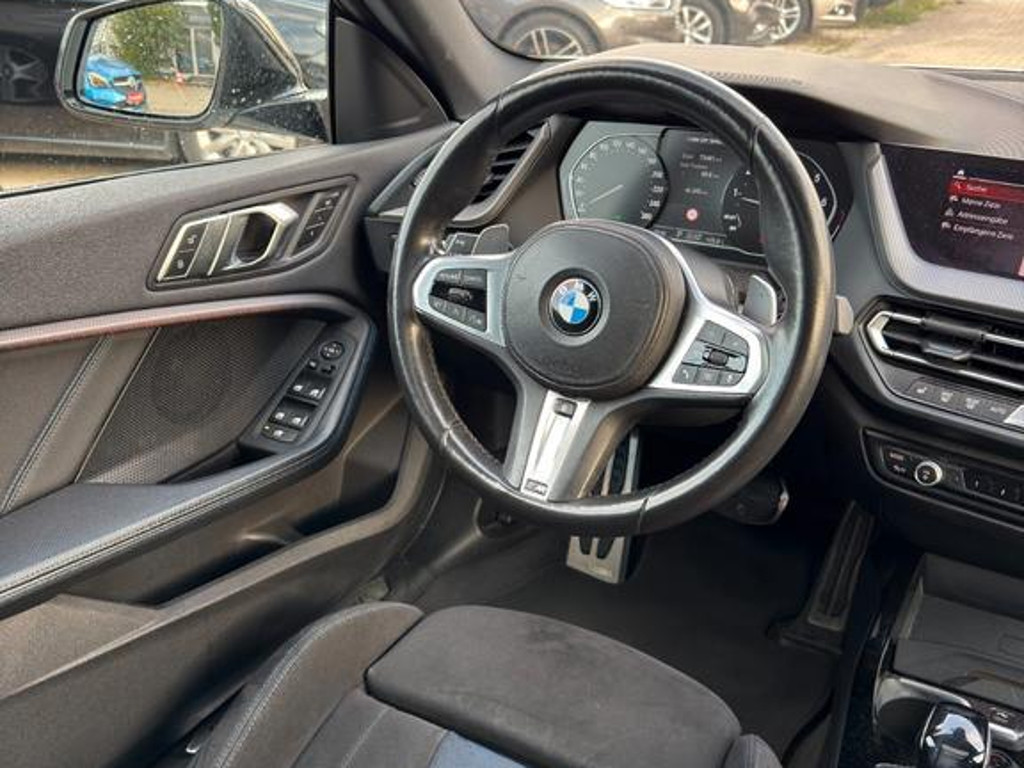 BMW M235