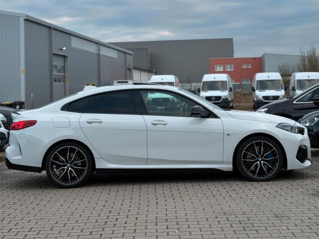 BMW M235