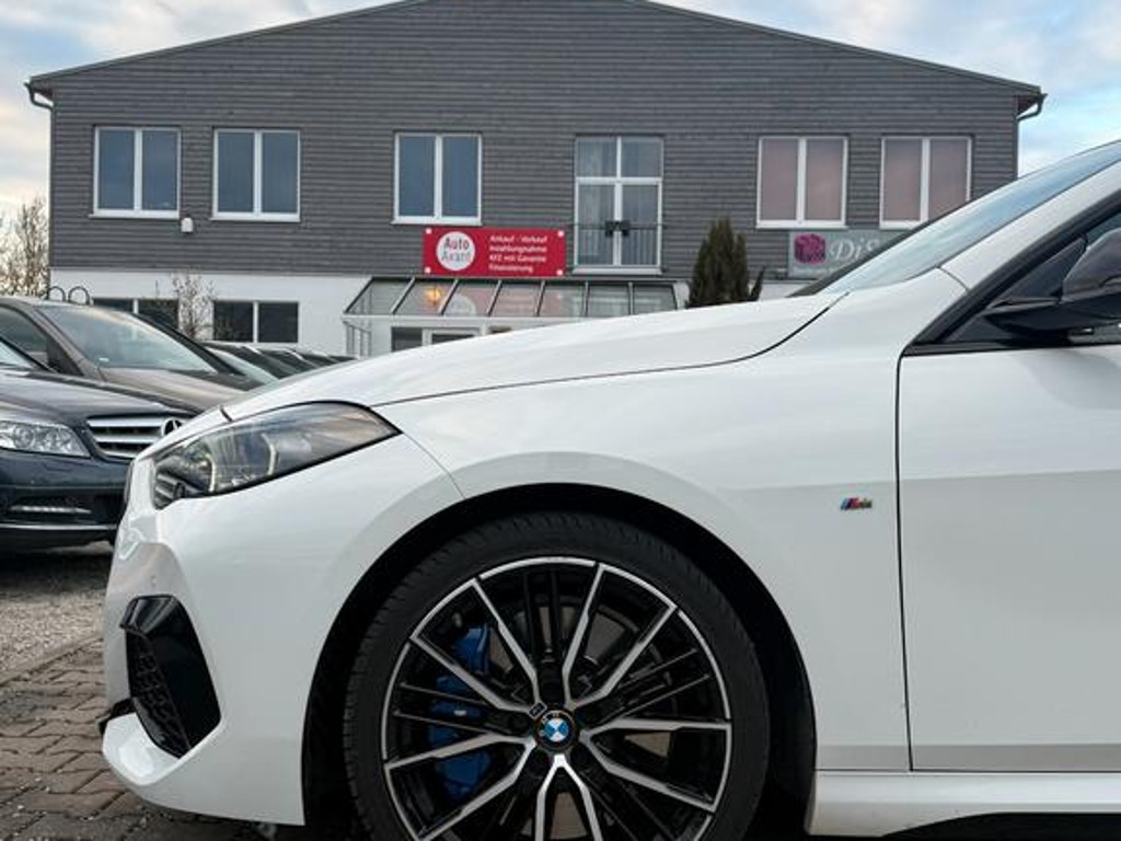 BMW M235