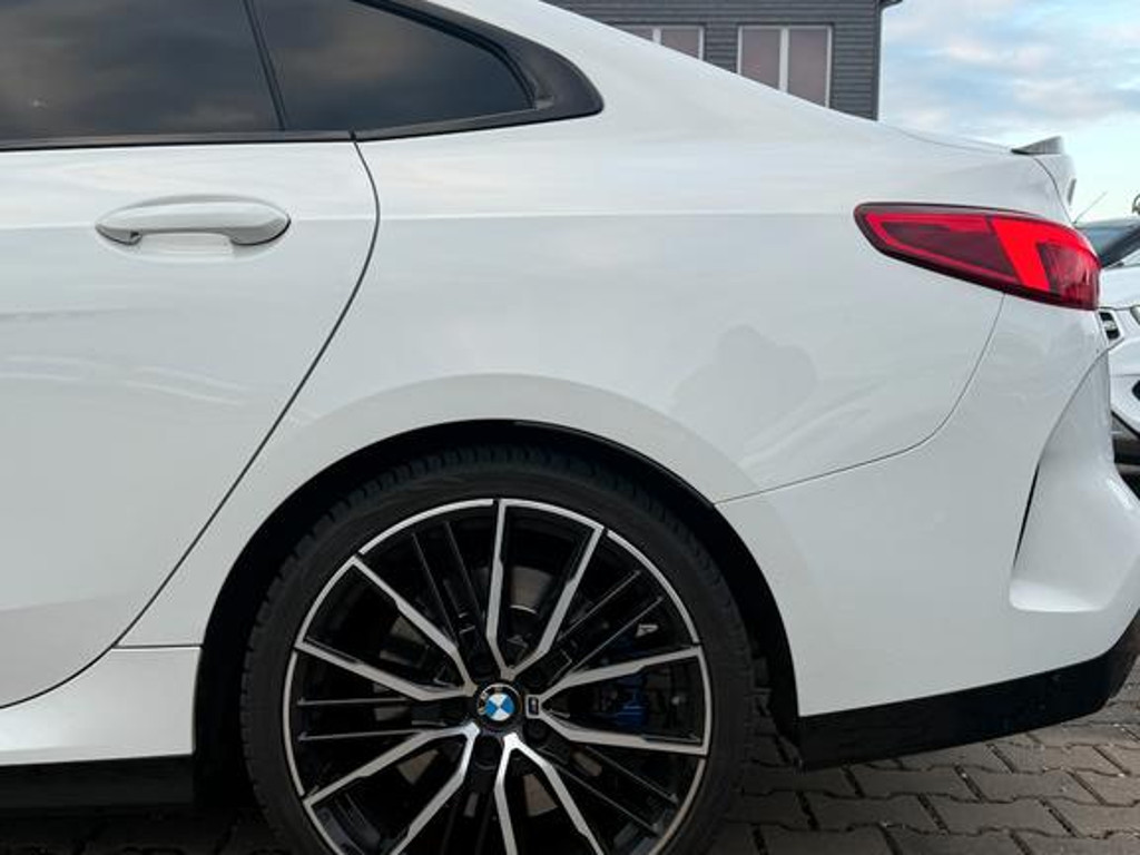 BMW M235