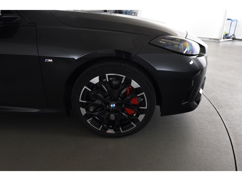BMW M235