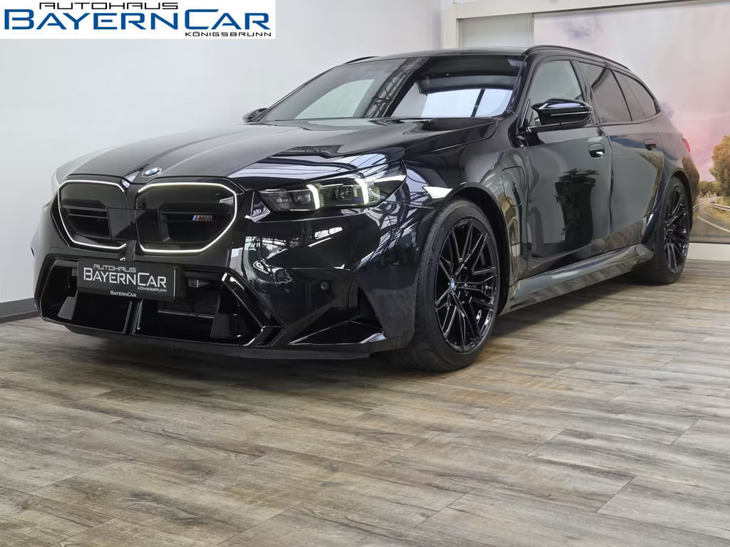 BMW M5 Touring AHK Sitzlüftung B&W ACC 360°