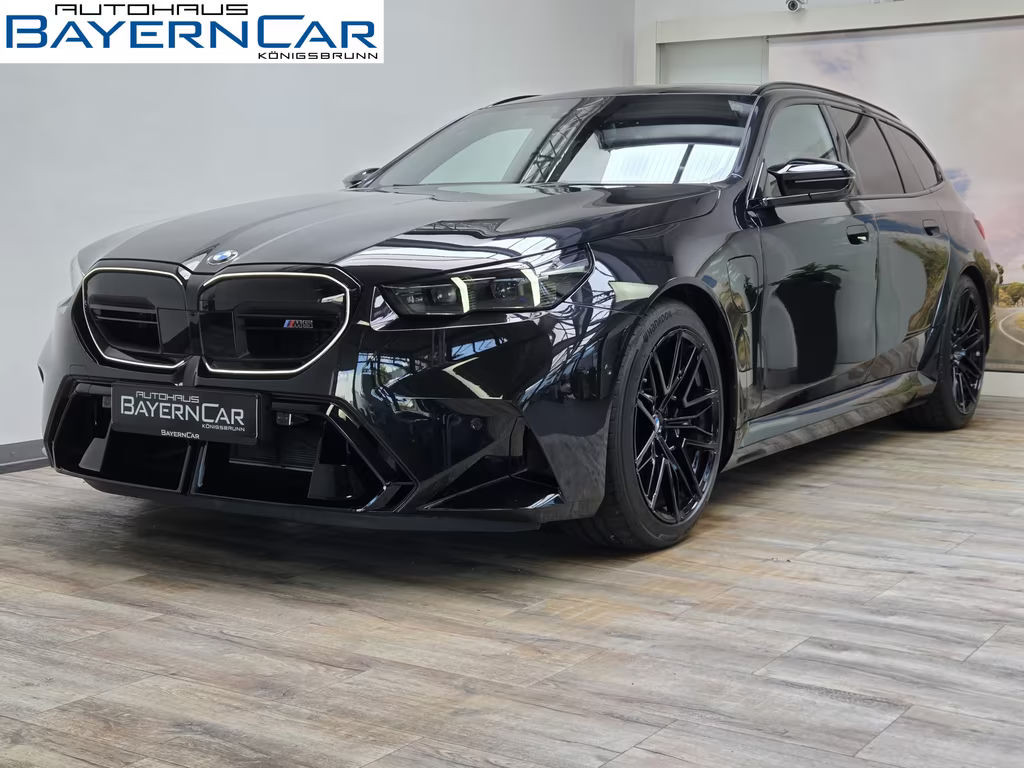 BMW M5 Touring AHK Sitzlüftung B&W ACC 360° Pano