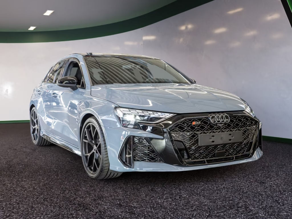 Audi RS3 Sportback Sedan Quattro S-Tronic