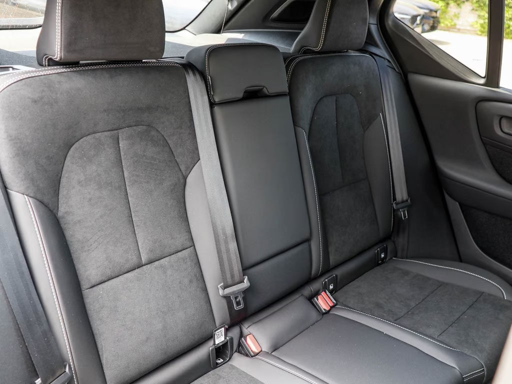 Volvo EX40