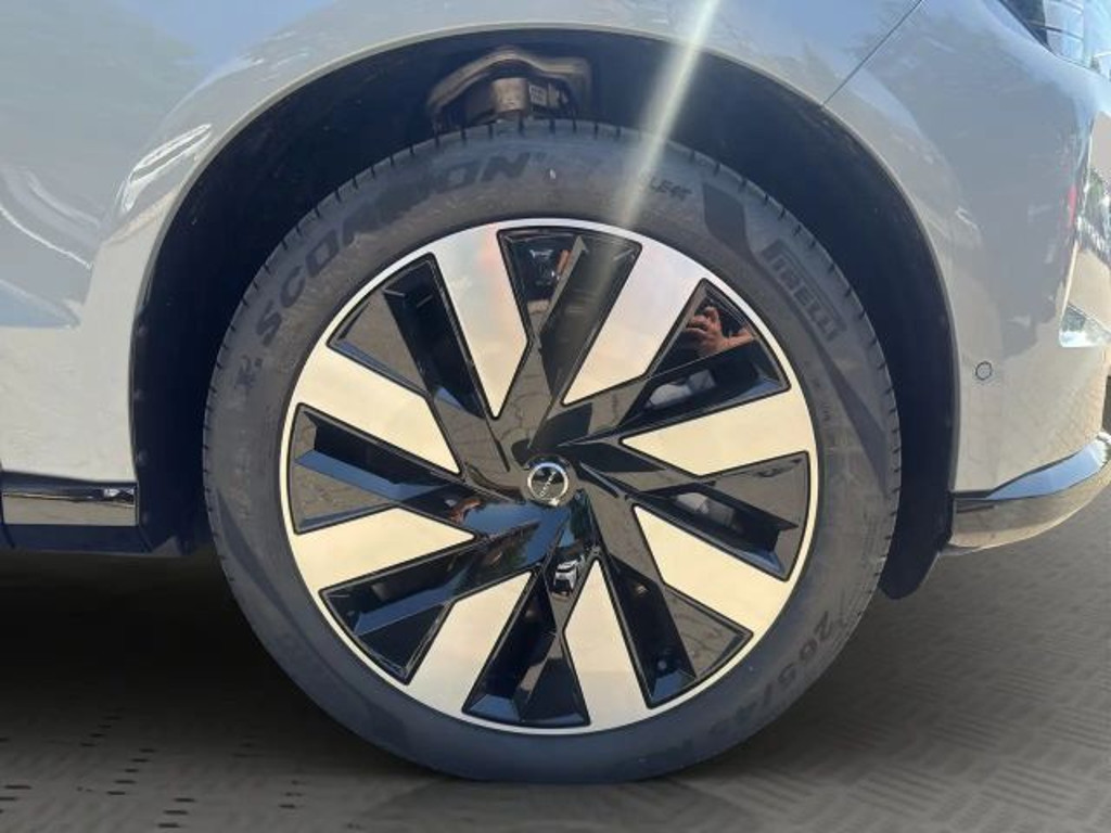 Volvo EX90