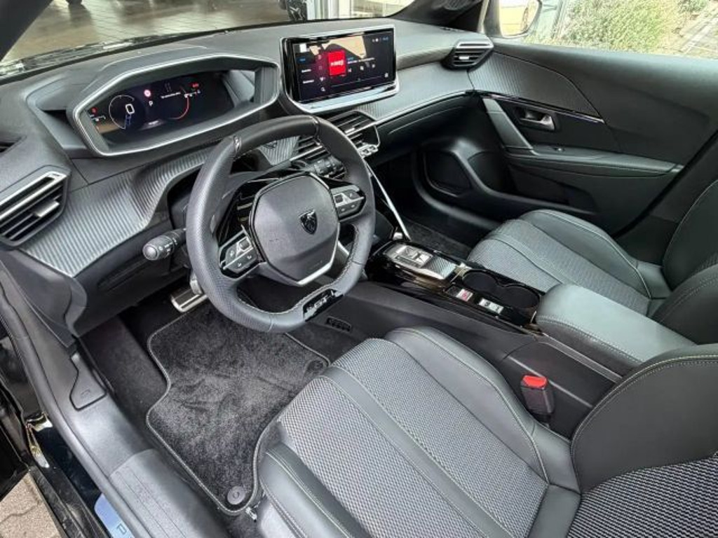 Peugeot e-208