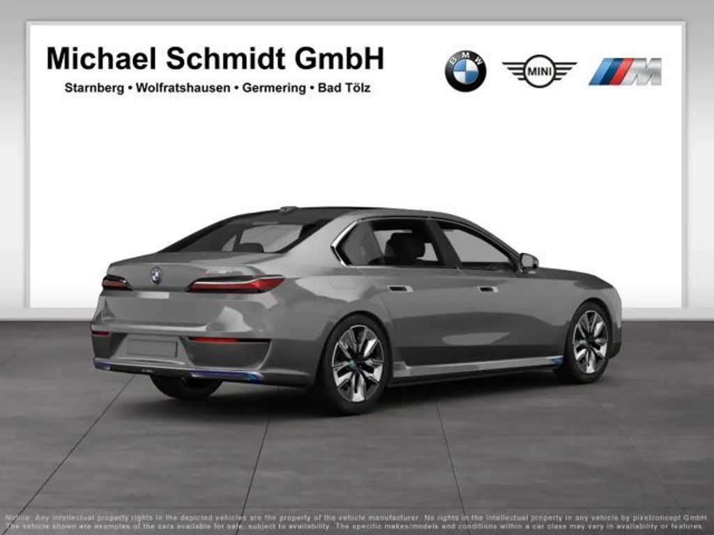 BMW i7