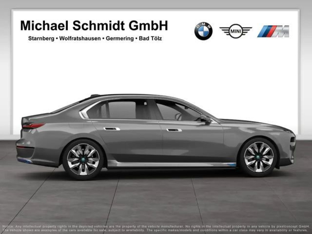 BMW i7