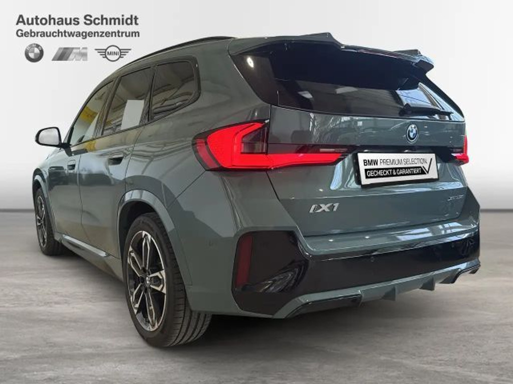 BMW iX1