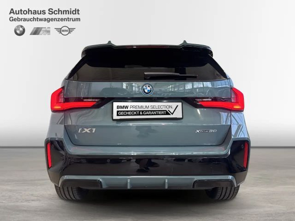 BMW iX1