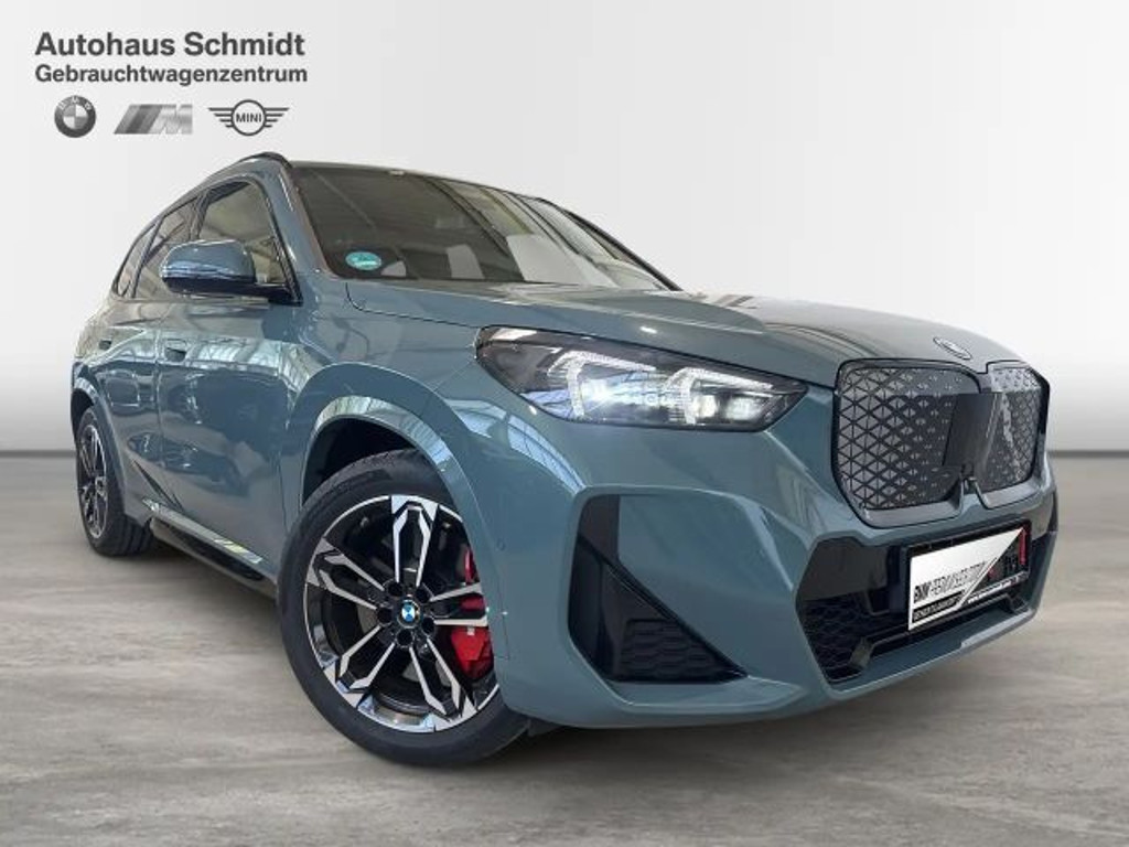 BMW iX1