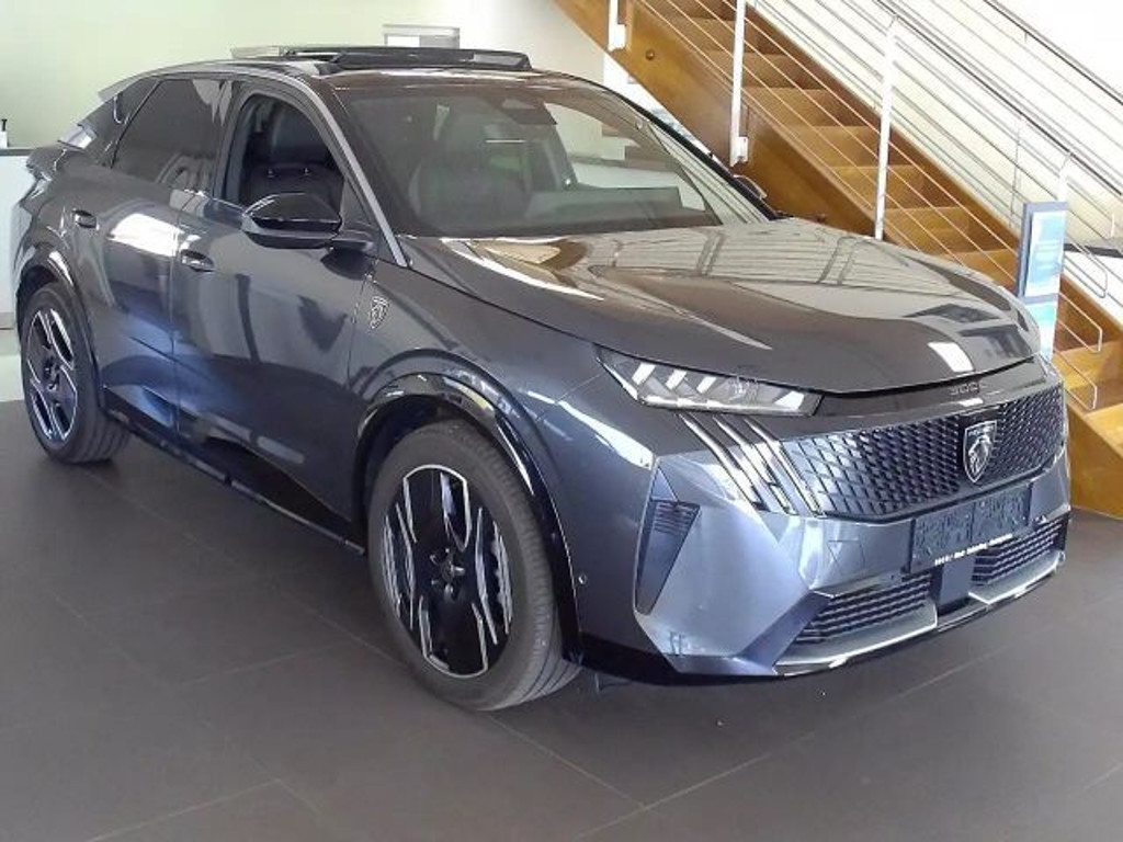 Peugeot E-3008