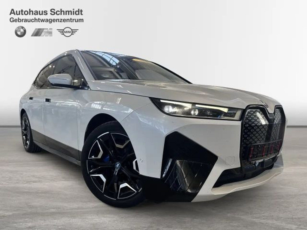 BMW iX
