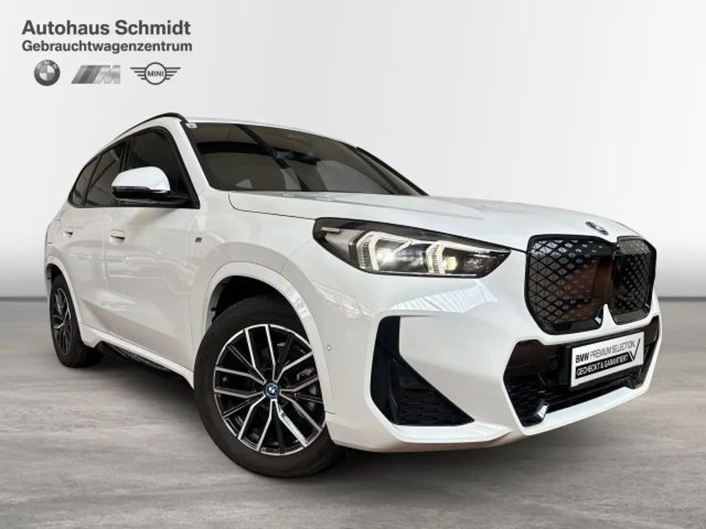 BMW iX1