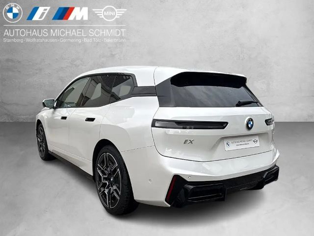BMW iX