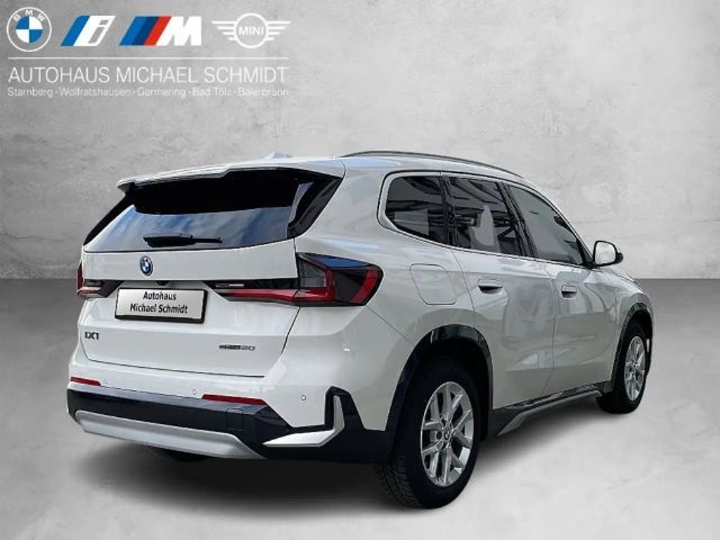 BMW iX1