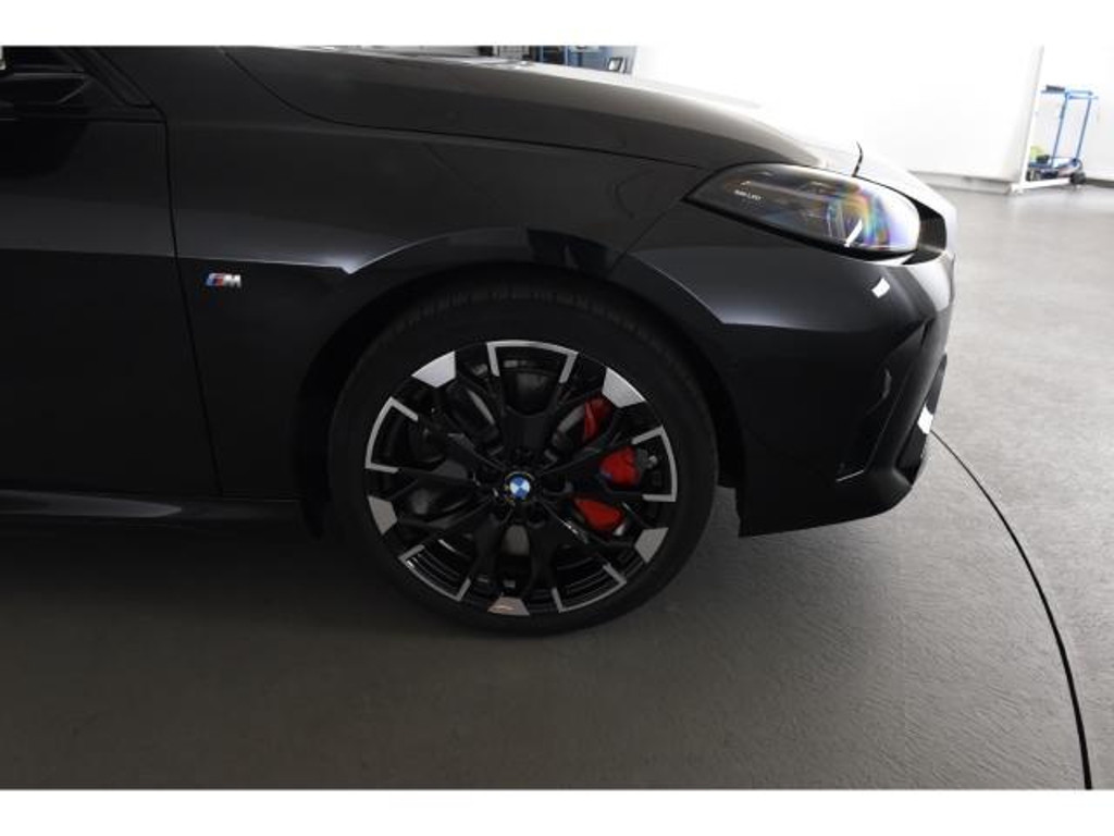 BMW M235