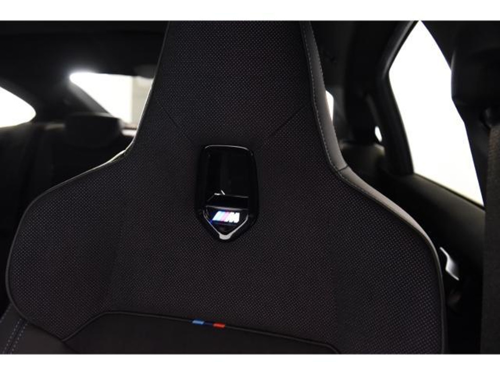 BMW M235