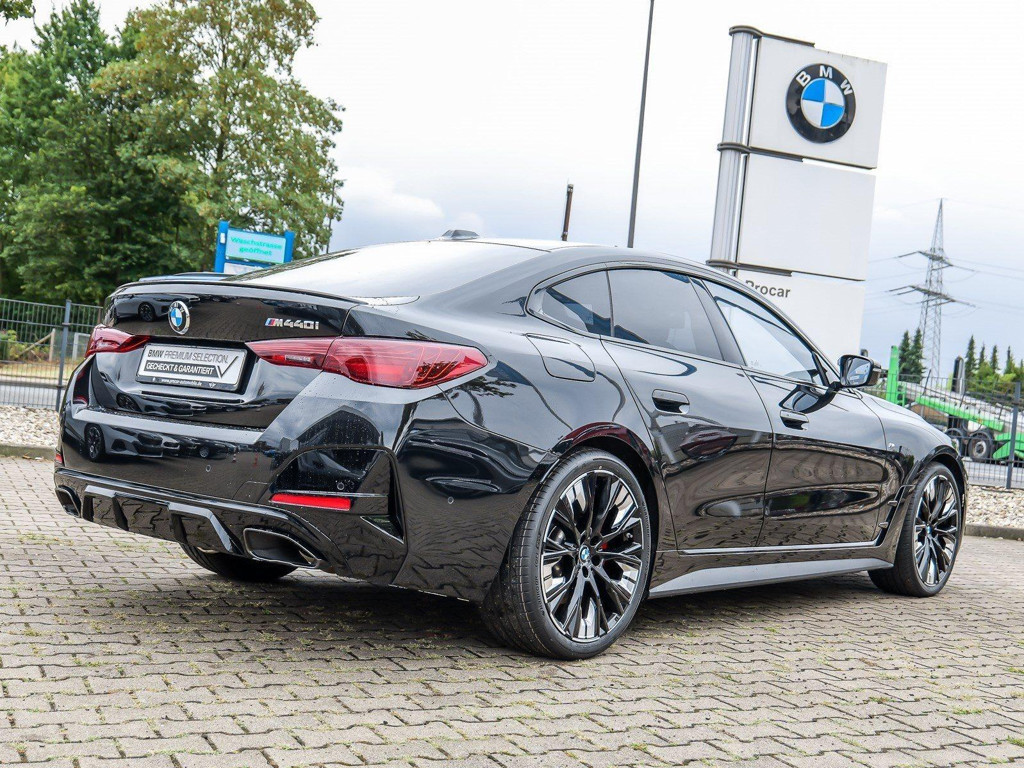 BMW M440