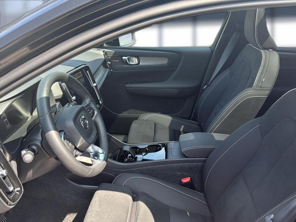 Volvo EX40