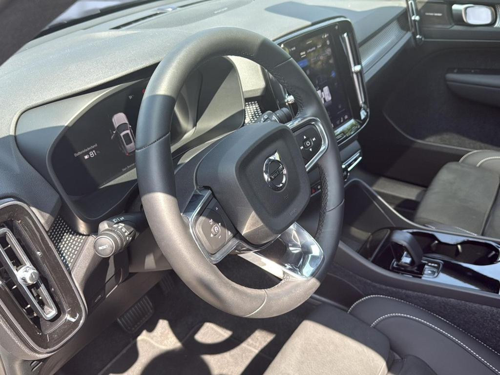 Volvo EX40