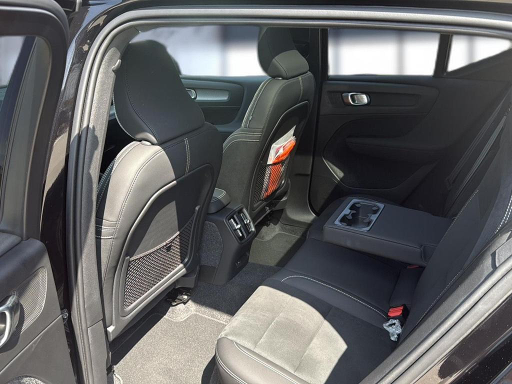 Volvo EX40