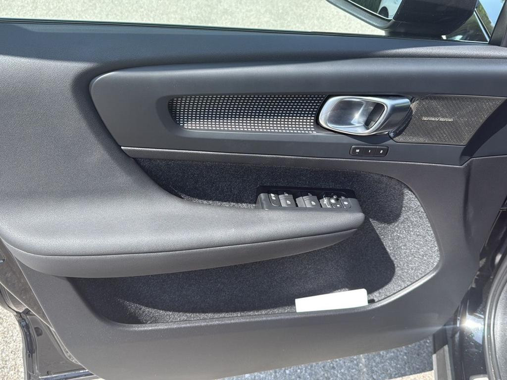 Volvo EX40