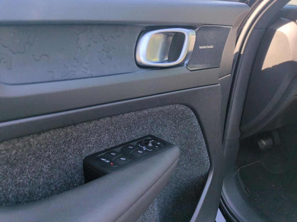 Volvo EX40