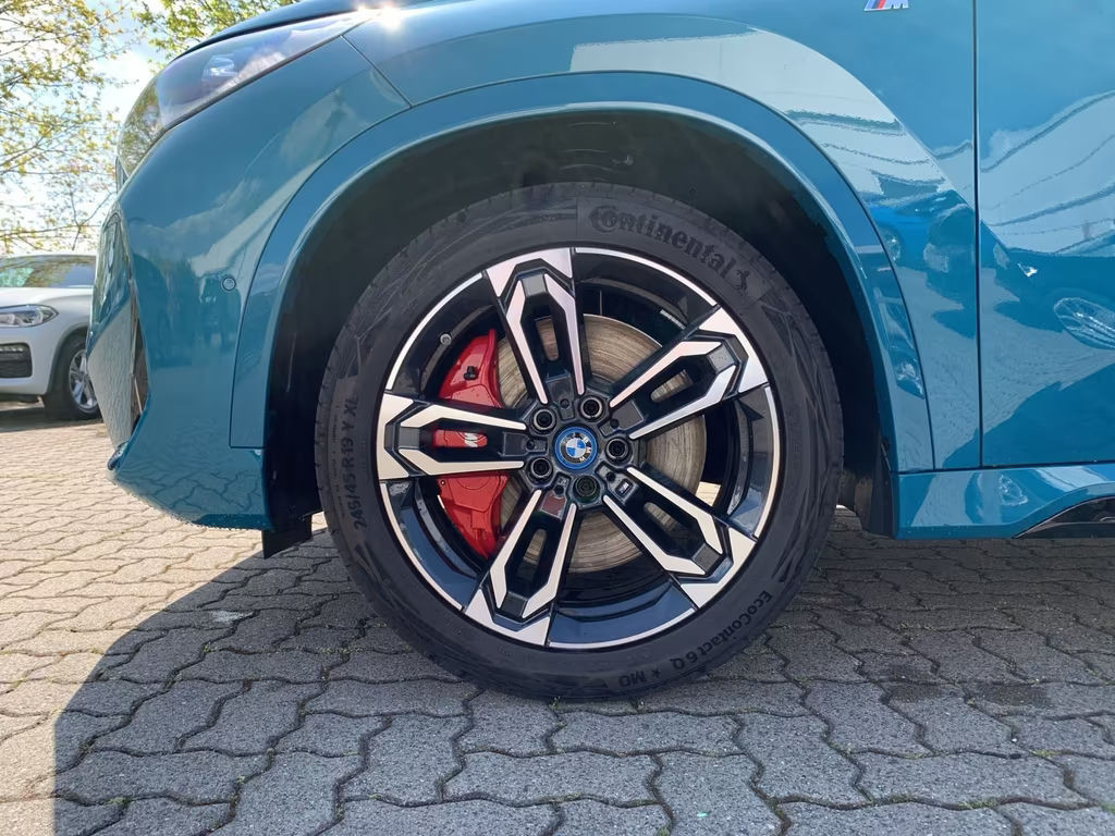 BMW iX1