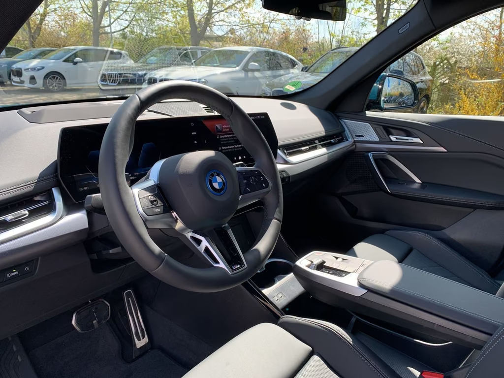 BMW iX1