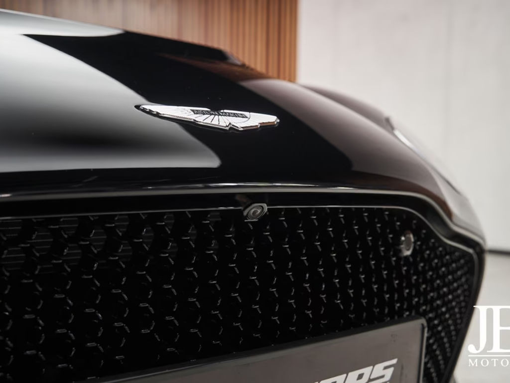 Aston Martin DBS
