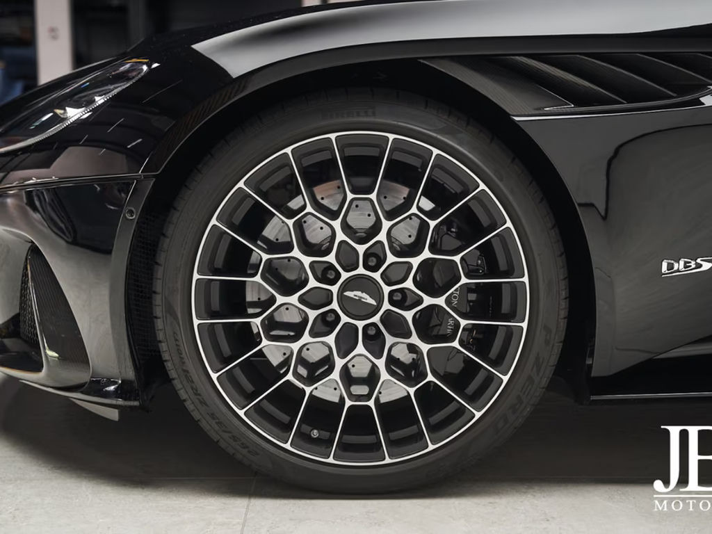Aston Martin DBS