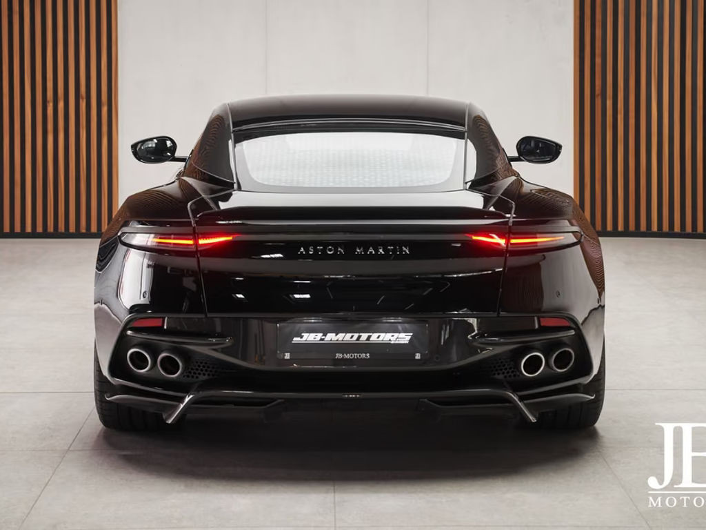 Aston Martin DBS