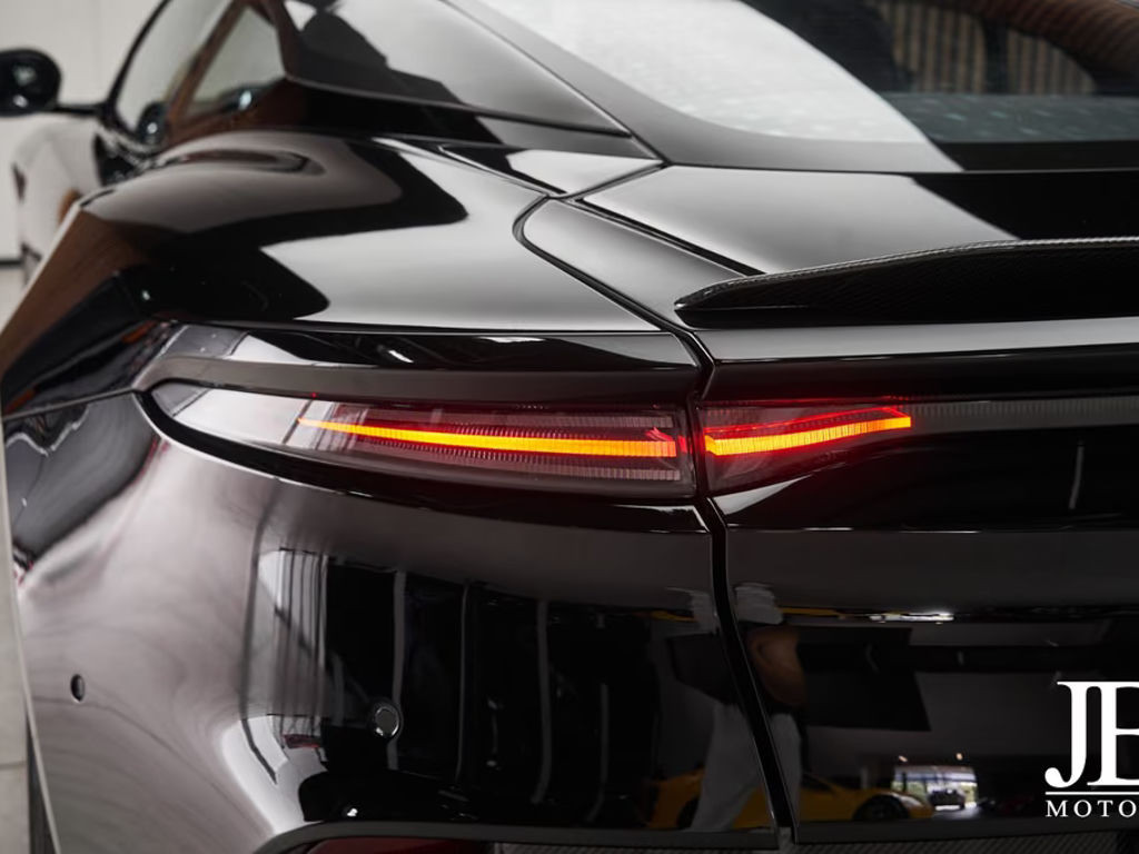 Aston Martin DBS