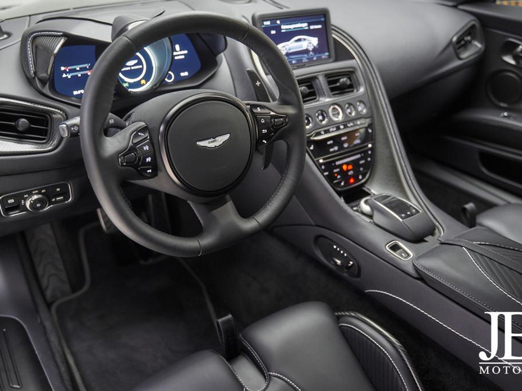 Aston Martin DBS