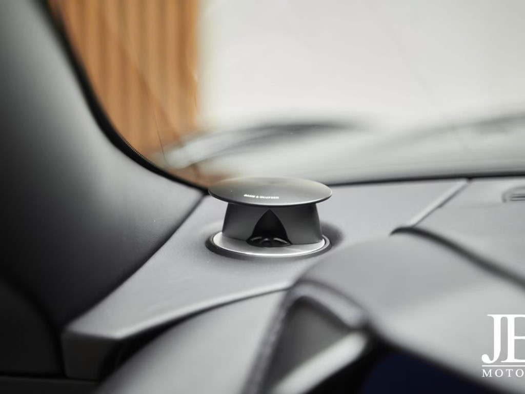 Aston Martin DBS