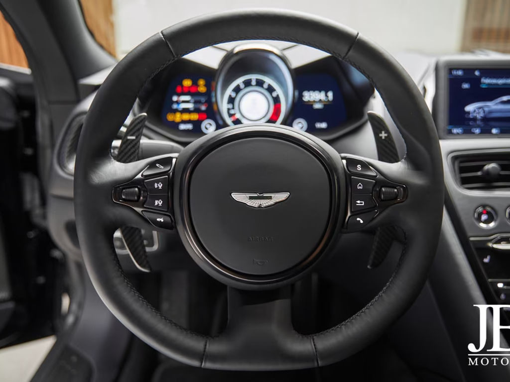 Aston Martin DBS