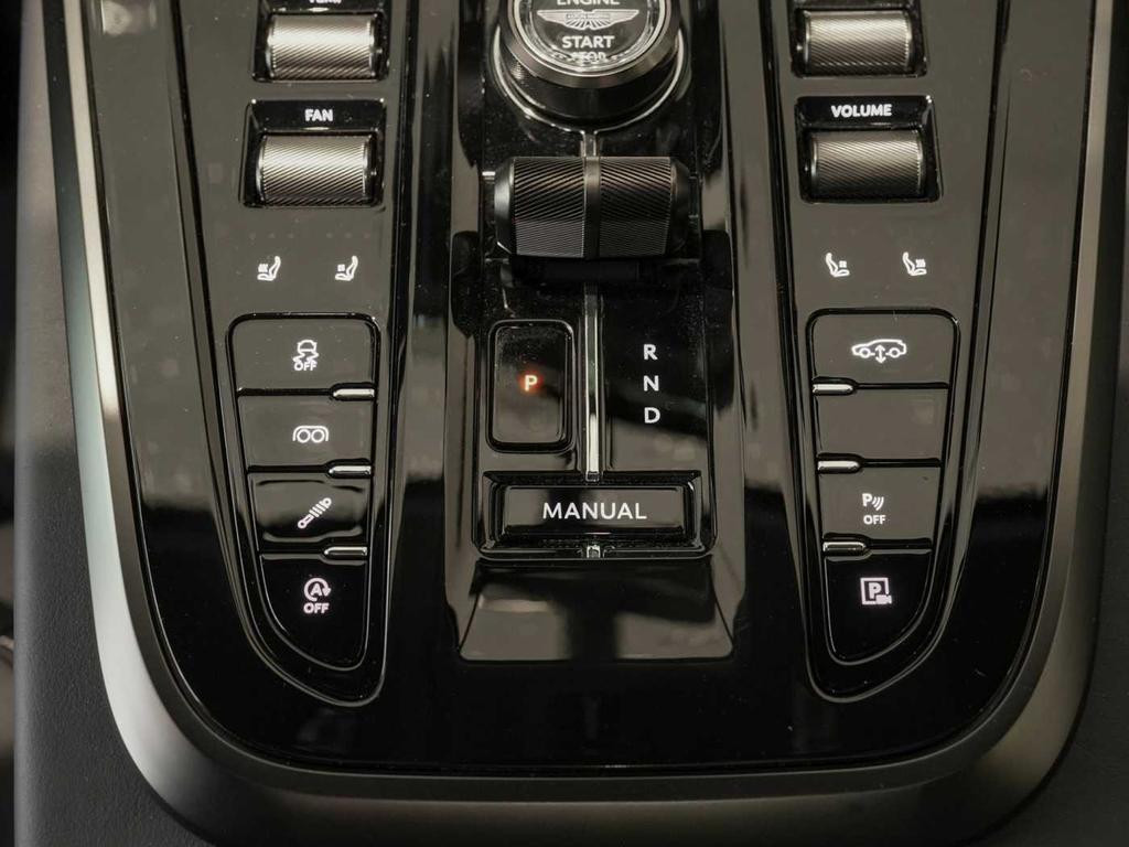Aston Martin DBX