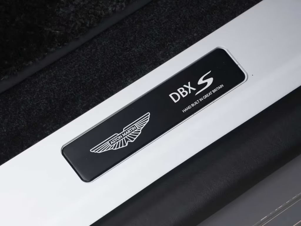 Aston Martin DBX