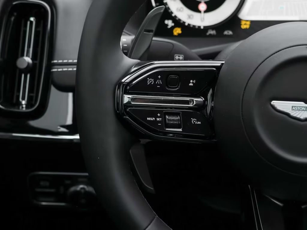 Aston Martin DBX