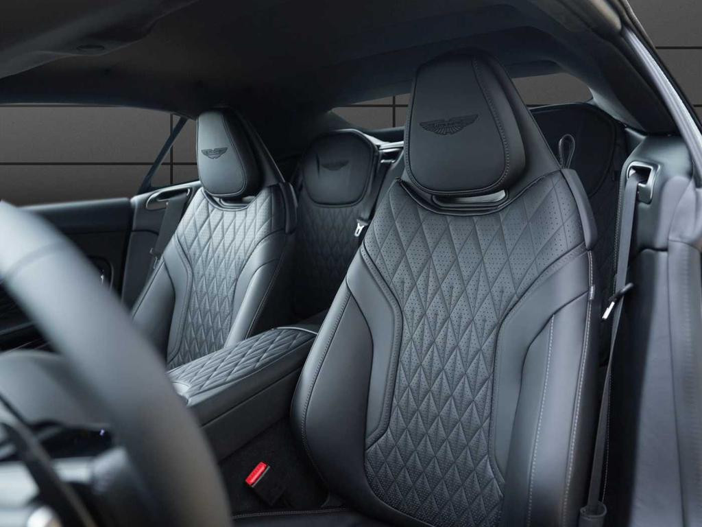 Aston Martin DB12